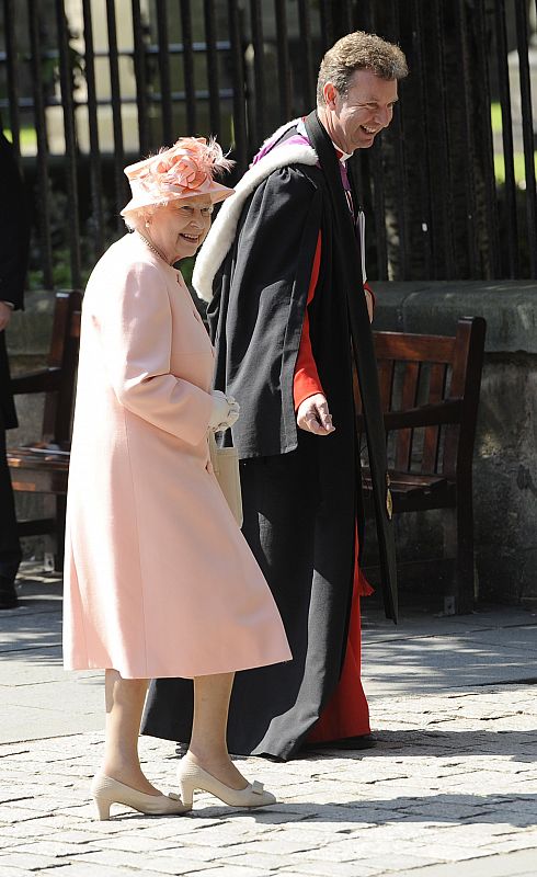 Britain's Queen Elizabeth arrives for the marriage of her eldest granddaughter Zara Phillips in Edinburgh