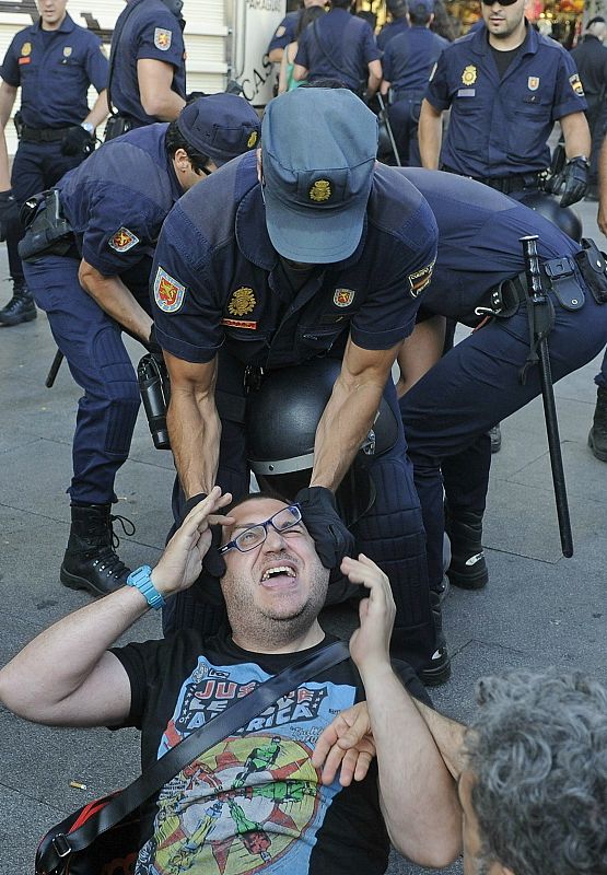 DESALOJO INDIGNADOS EN PUERTA DEL SOL