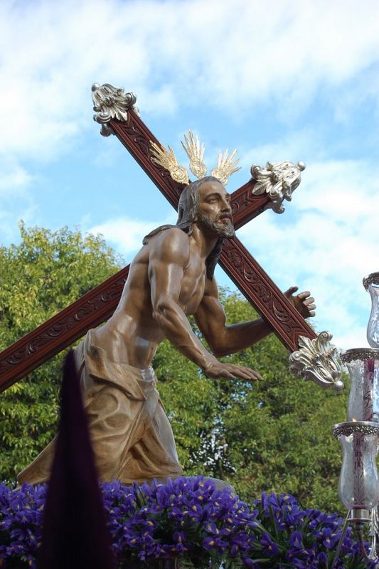 6ª Estación: "Jesús cae bajo el peso de la Cruz"