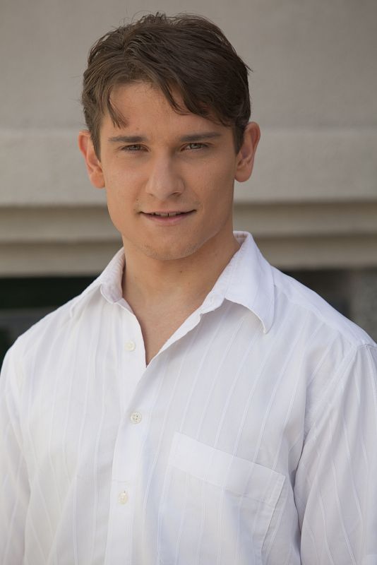 Héctor Tomás interpreta a Miguel