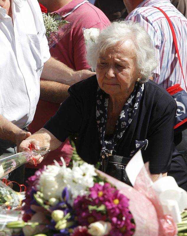 HOMENAJE A LAS VÍCTIMAS DEL ACCIDENTE DE AVIÓN DE SPANAIR