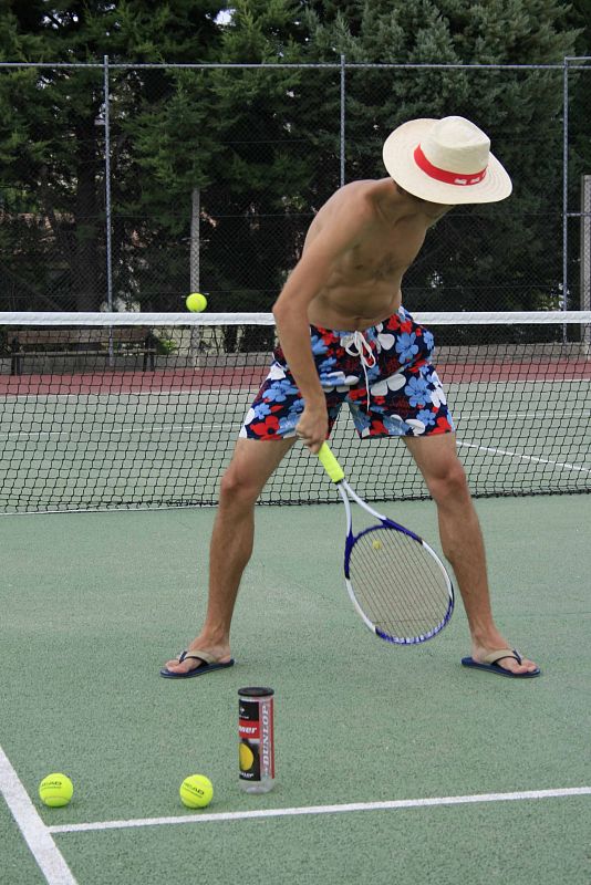 Con mi sombrero y miraqueta, te hago una pirueta.