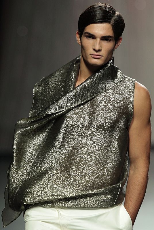 EL DISEÑADOR ALBERTO PURAS PRESENTA SUS NUEVA COLECCIÓN EN EL EGO DE CIBELES