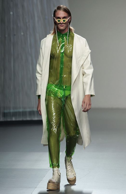 EL MODISTO LUIS MANTEIGA PRESENTA SUS NUEVAS PROPUESTAS EN CIBELES