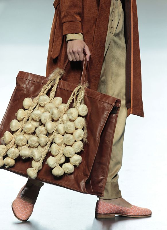 LA DISEÑADORA IXONE ELZO PRESENTA SUS PROPUESTAS EN CIBELES