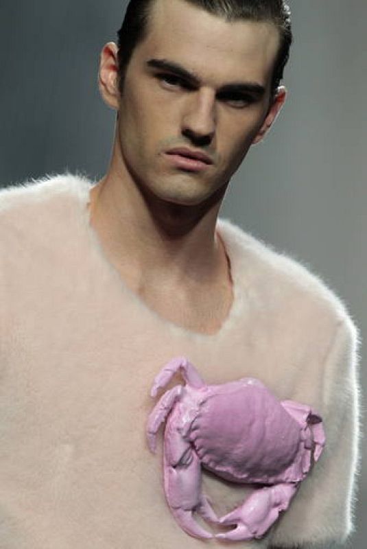 LA DISEÑADORA IXONE ELZO PRESENTA SUS PROPUESTAS EN CIBELES