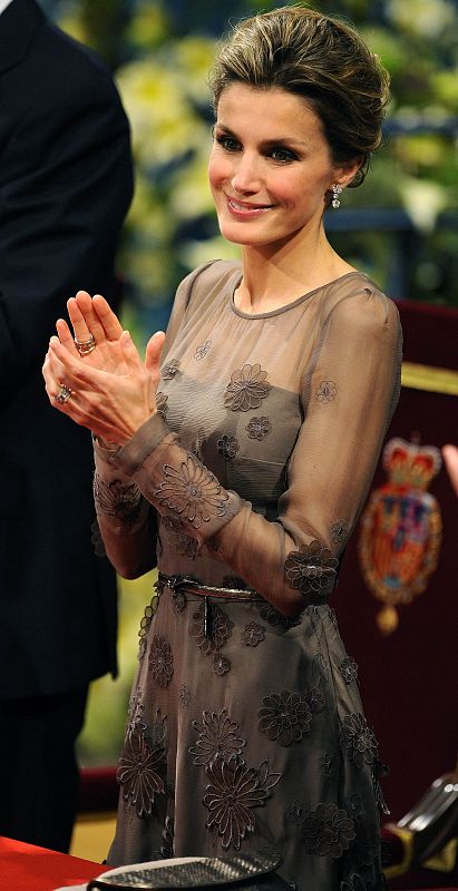 Spain's Princess Letizia applauds before the start of the 2011 Prince of Asturias awards ceremony at Campoamor theatre in Oviedo
