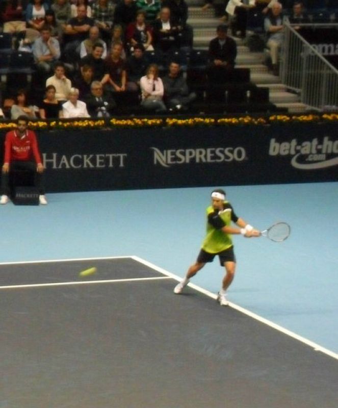 Ferrer, dando un revés