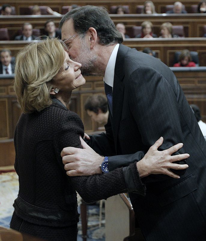 SALGADO FELICITA A RAJOY TRAS SER INVESTIDO PRESIDENTE DEL GOBIERNO