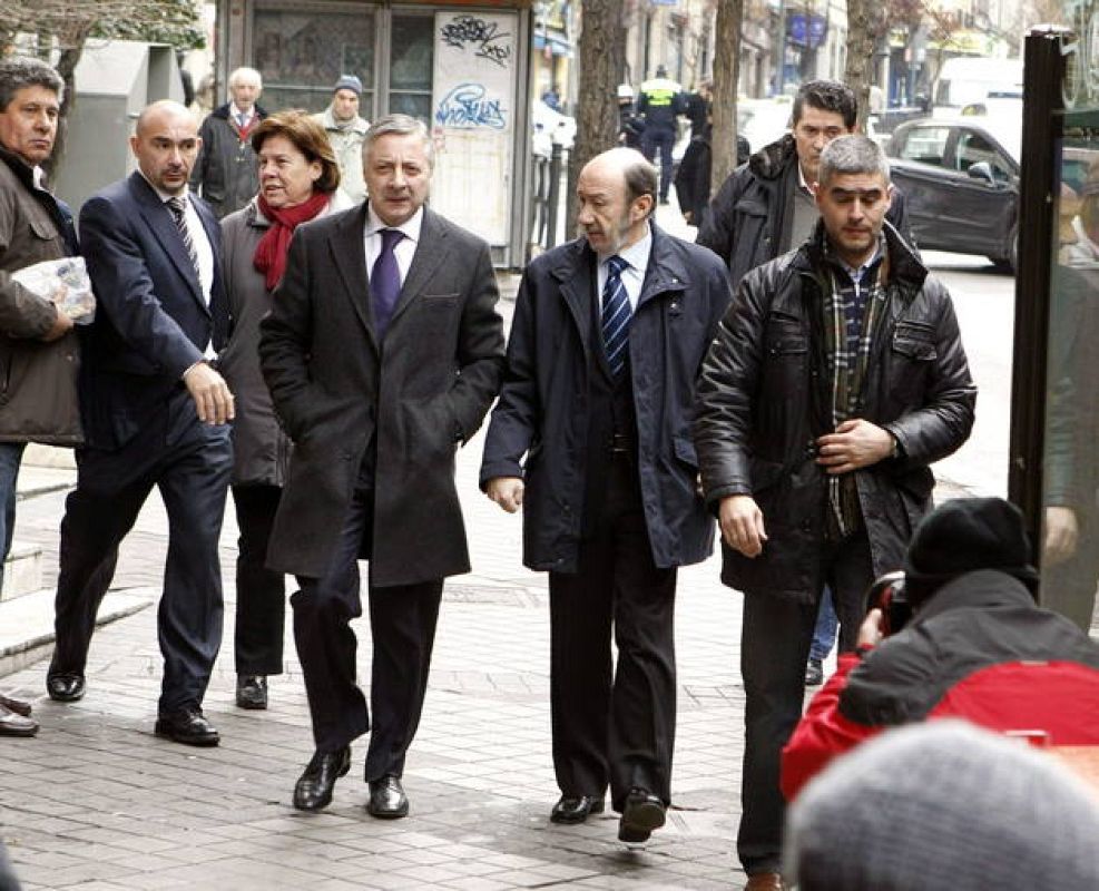Rubalcaba y Blanco representan las condolencias del PSOE