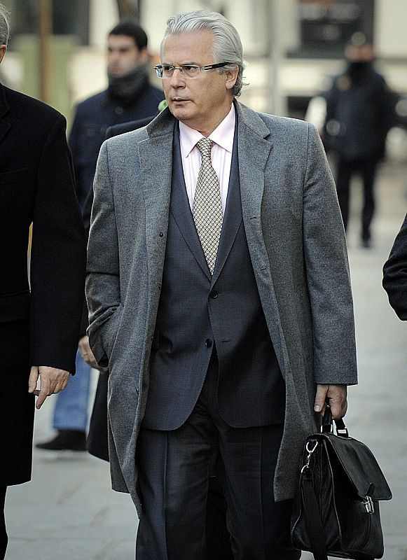 El juez Baltasar Garzón llega al Supremo para ser juzgado por investigar las fosas del franquismo
