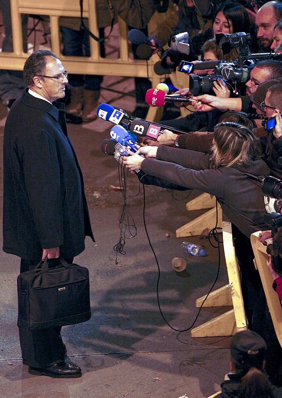 EL ABOGADO DE URDANGARIN ABANDONA LOS JUZGADOS DE PALMA DE MALLORCA