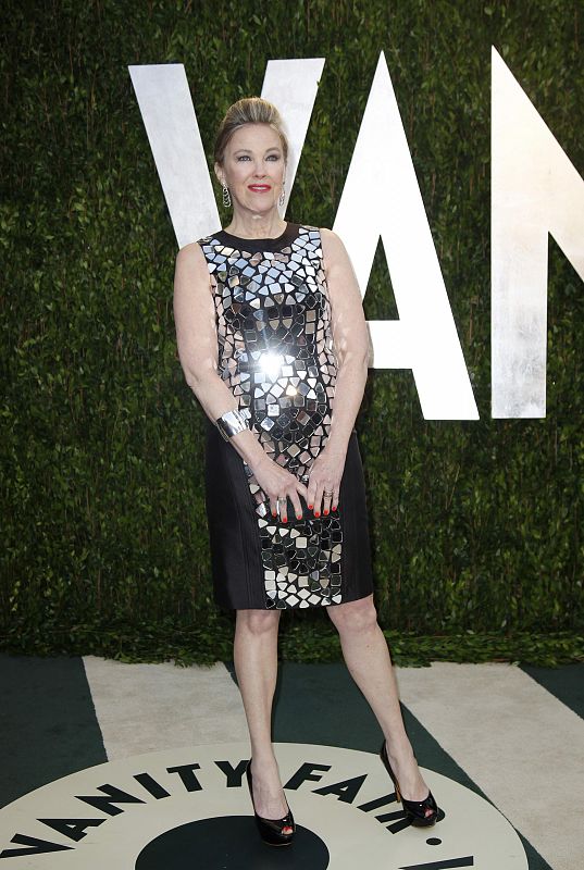 La actriz Catherine O'Hara llega a la fiesta Vanity Fair Oscar