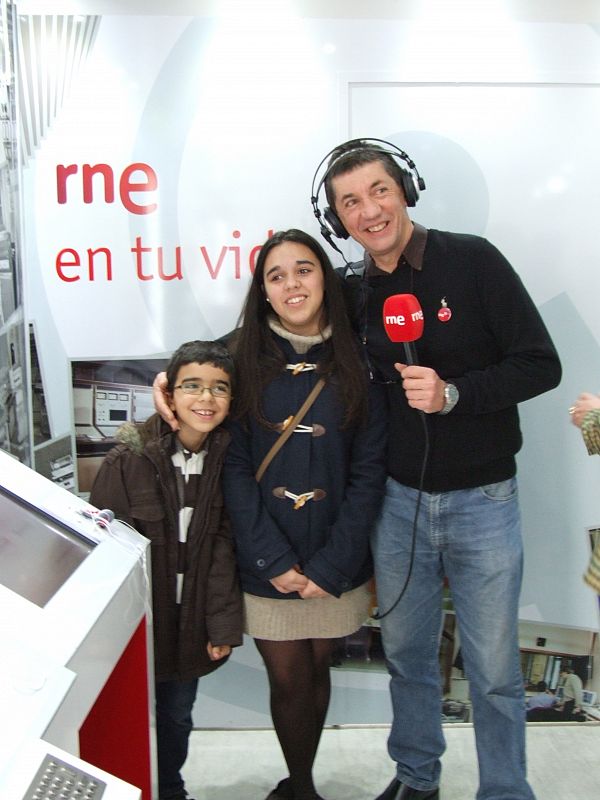 Ricardo Sandoval entrevista a Nuria y Quique, dos jóvenes oyentes de RNE.