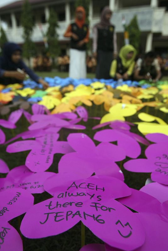 CEREMONIA POR EL PRIMER ANIVERSARIO DEL TERREMOTO Y POSTERIOR TSUNAMI EN EL NORESTE JAPONÉS