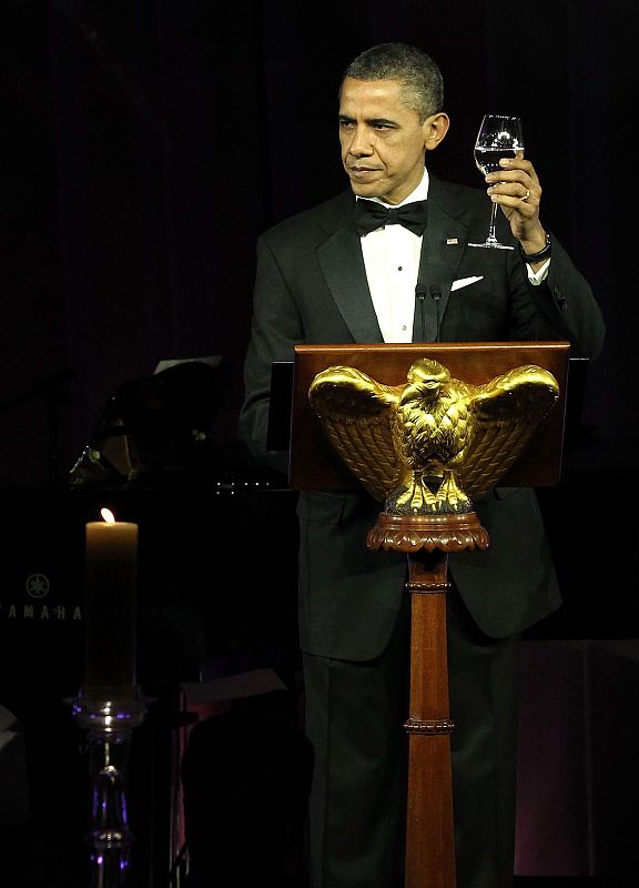 Obama brinda como anfitrión por la visita de David Cameron y su esposa