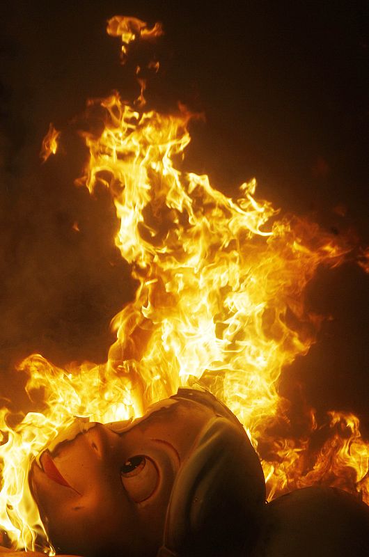 UN MILLÓN DE TURISTAS SE CALENTARÁN ESTA NOCHE CON EL FUEGO DE LAS FALLAS