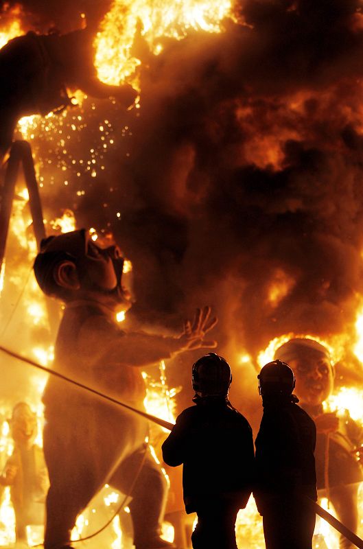 UN MILLÓN DE TURISTAS SE CALENTARÁN ESTA NOCHE CON EL FUEGO DE LAS FALLAS