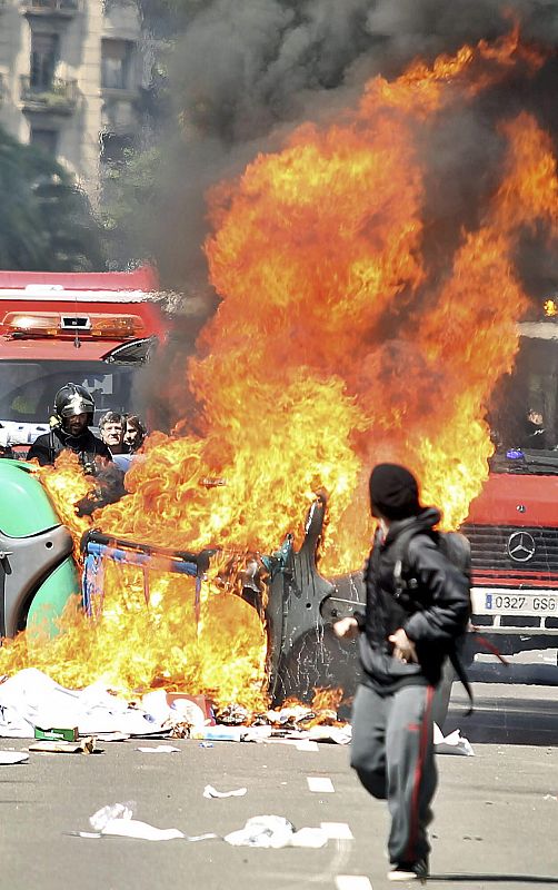 Disturbios en Barcelona durante la huelga general