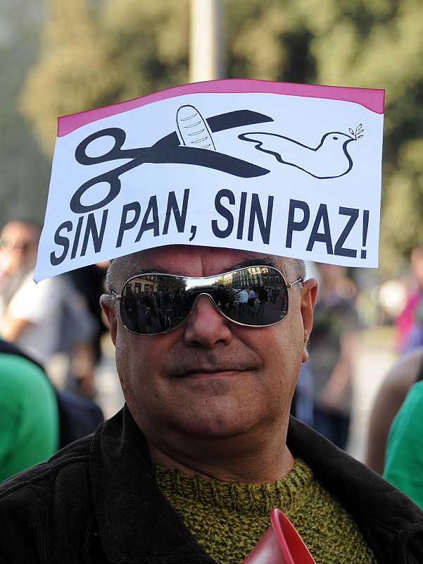 Un manifestante en Madrid contra la reforma laboral