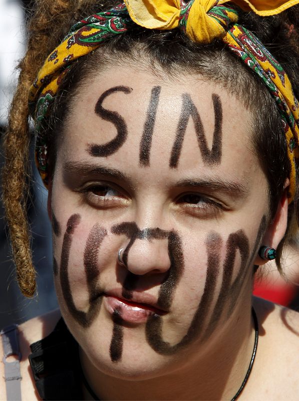 SIESTA JUVENIL EN LA PLAZA DE CIBELES