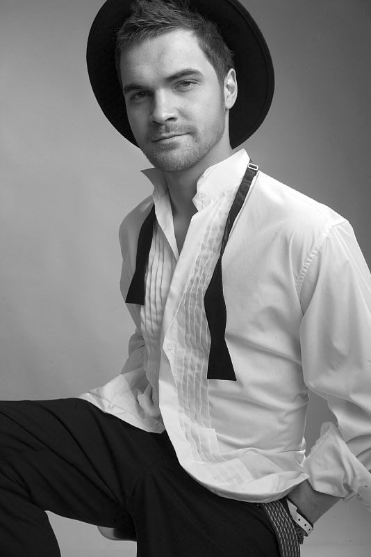 Estonia: Ott Lepland canta "Kuula"