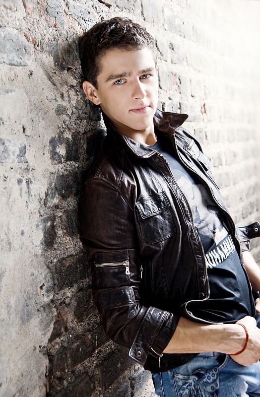 Lituania: Donny Montell canta "Love Is Blind"