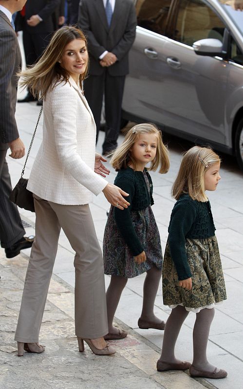 La princesa Letizia con sus hijas Leonor y Sofía