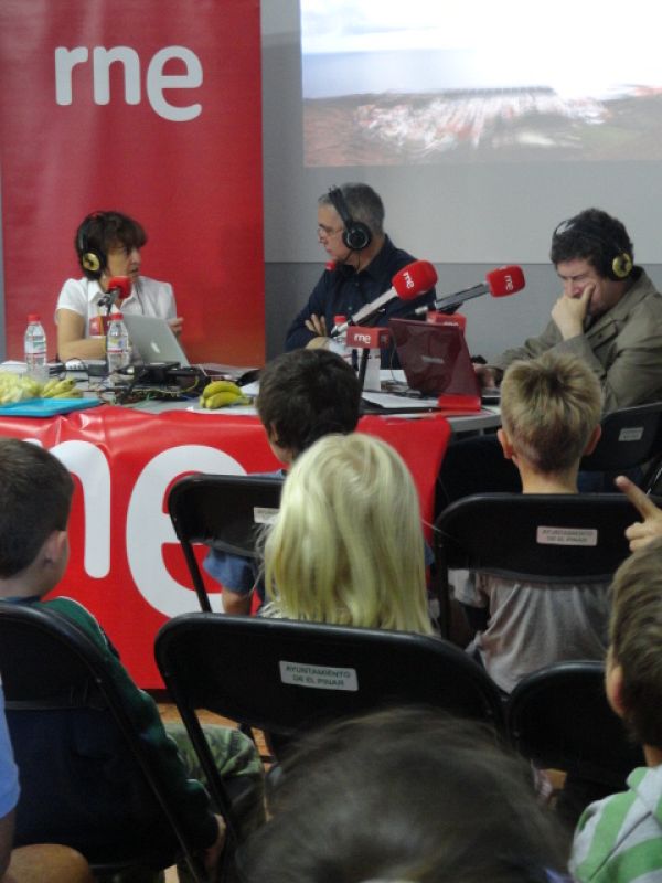 De izquierda a derecha, la directora del Instituto Geográfico Nacional, Mª José Blanco, Juan Ramón Lucas y Carlos Santos.