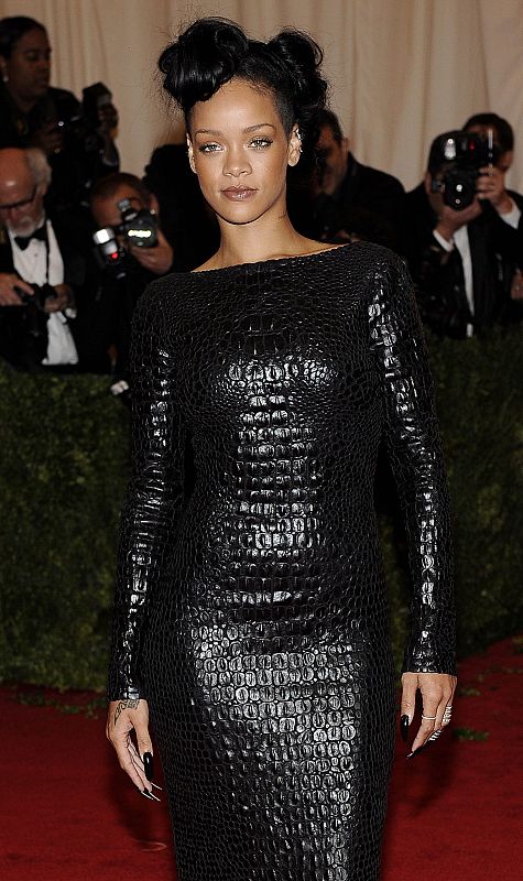 Rihanna en la GALA DEL MUSEO METROPOLITANO DE ARTES DE NUEVA YORK