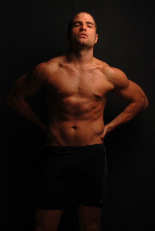 Gente y Tendencias - Roberto Manrique