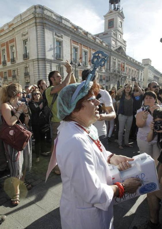 LOS INDIGNADOS VUELVEN A CONCENTRARSE HOY EN SOL PARA CONMEMORAR EL PRIMER ANIVERSARIO DEL 15M