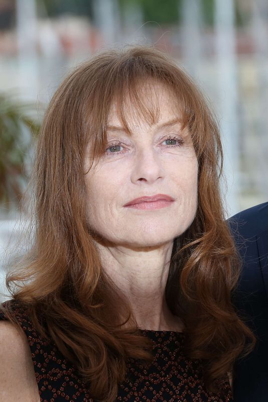 Isabelle Huppert posa durante la presentación de la película "Da-Reun Na-Ra-E-Suh" (In Another Country), en Cannes