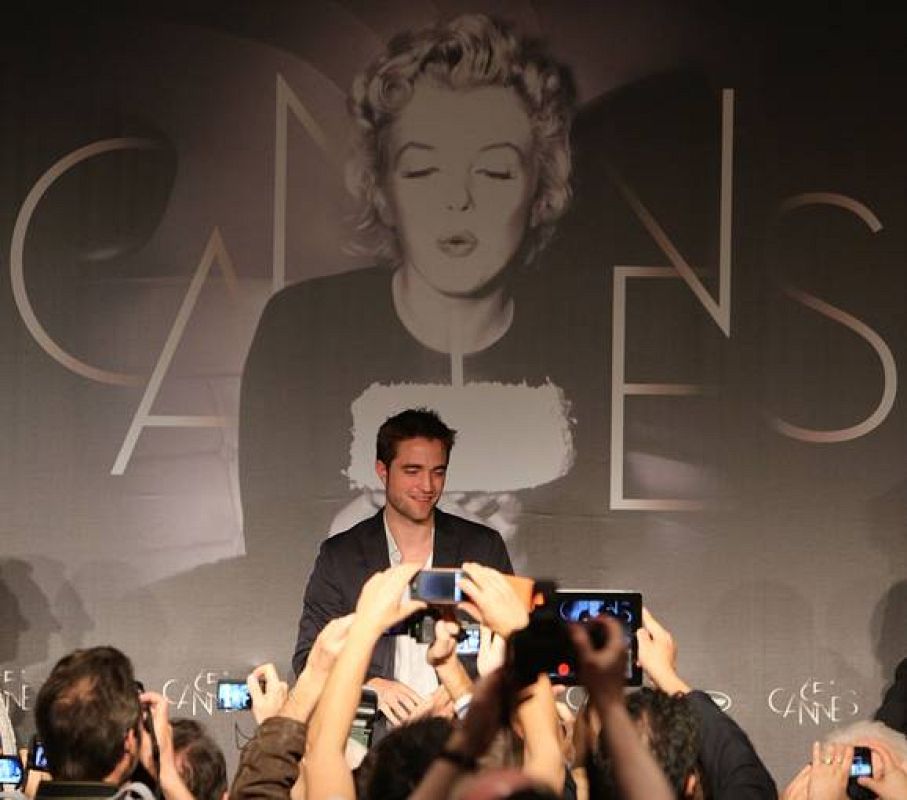  Robert Pattinson durante la rueda de prensa de "Cosmopolis", en Cannes