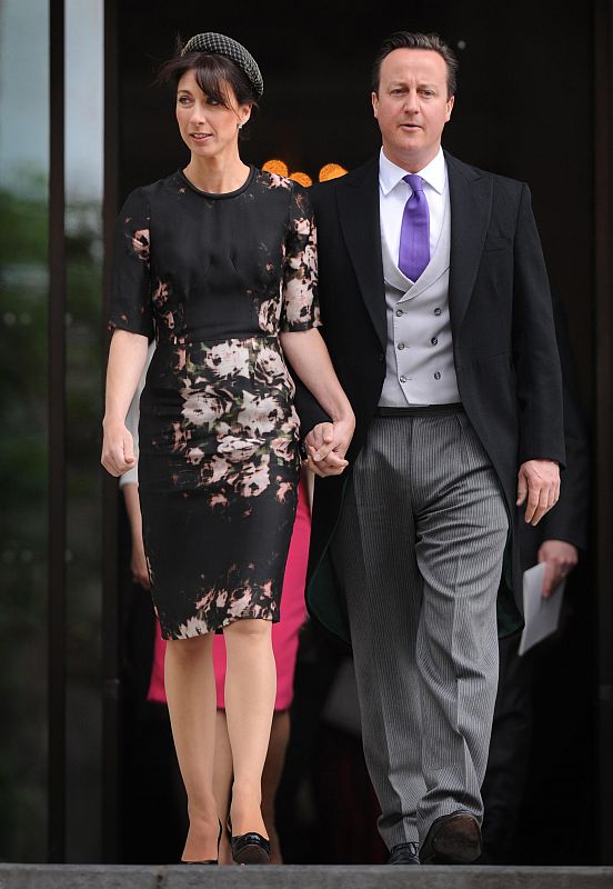 El primer ministro británico, David Cameron, y su mujer, Samantha Cameron, a la salida de la Catedral de San Pablo.