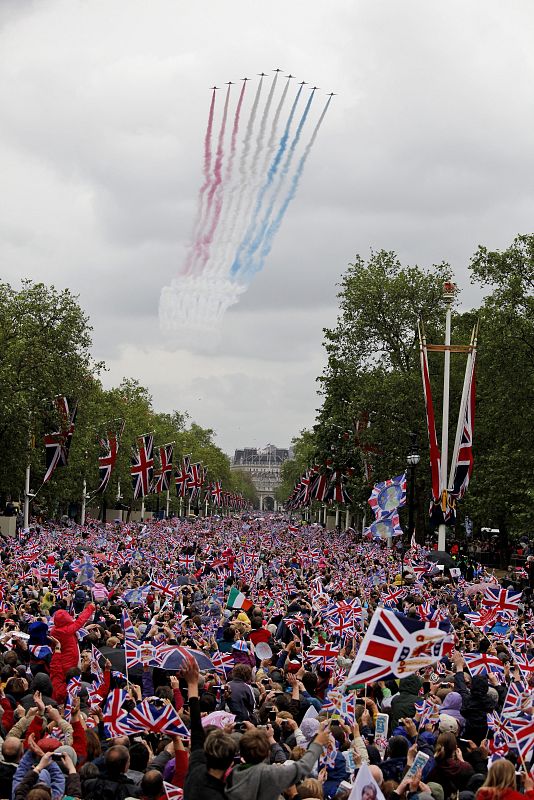 ISABEL II CIERRA EN SOLITARIO LAS EXITOSAS CELEBRACIONES DE SU JUBILEO