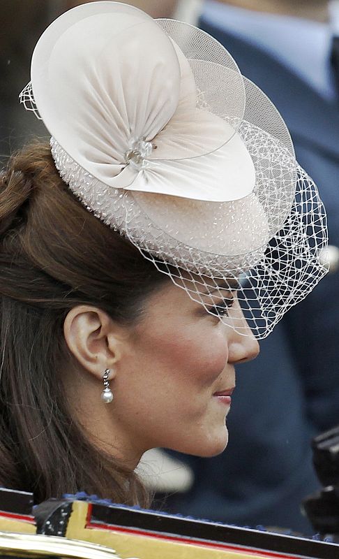 Kate Middleton ha vuelto a elegir un tocado para completar su look.