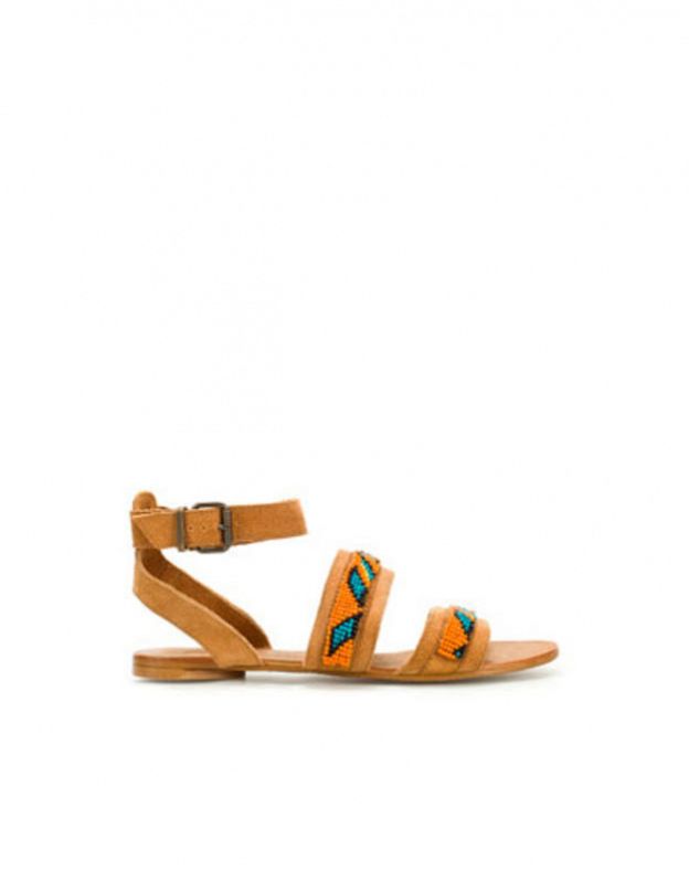 Sandalia plana estilo étnico de Zara (35,95 ¿).