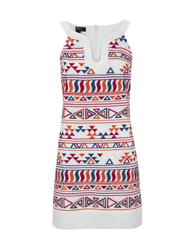 Mini Vestido trapecio bordado navajo. Suiteblanco (32,99 EUR)