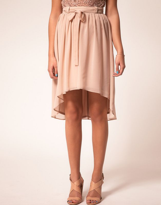 Falda rosa palo con lazo de Asos 47,51¿