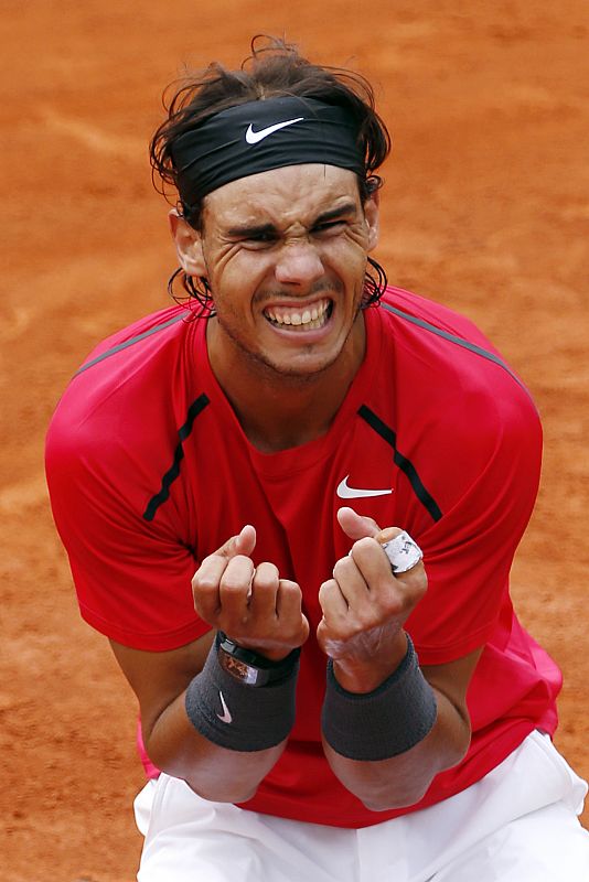 Gana, Rafael Nadal, consigue el punto definitivo ante Novak Djokovic y se queda con nuevo Roland Garros. El séptimo en su carrera.