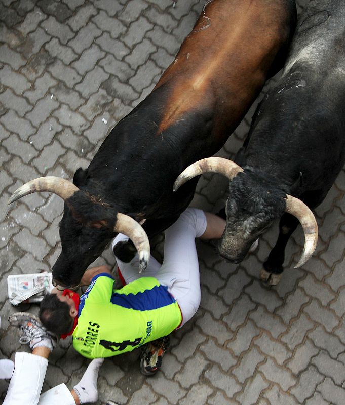 EMOCIÓN EN UN LIMPIO SEGUNDO ENCIERRO DE LAS FIESTAS DE SAN FERMÍN