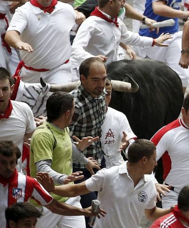 LOS TOROS DE EL PILAR CORREN EL ENCIERRO MÁS RÁPIDO DE LOS SANFERMINES