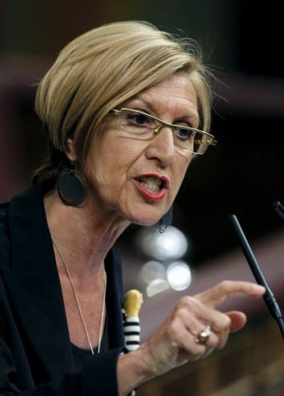La lider de UPyD Rosa Diez se dirige a Rajoy en el Congreso 