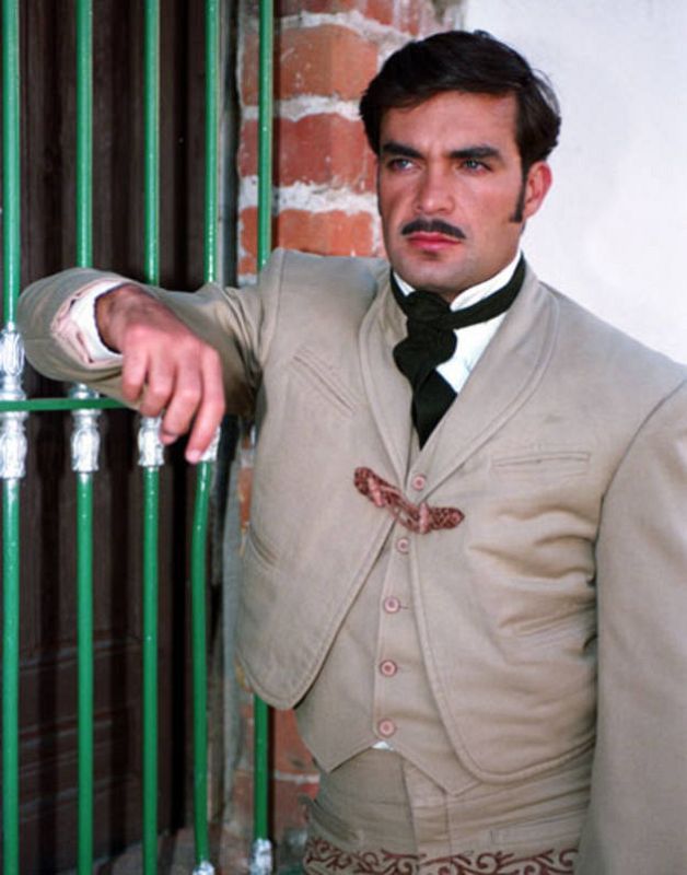 Mauricio Islas en Amor real