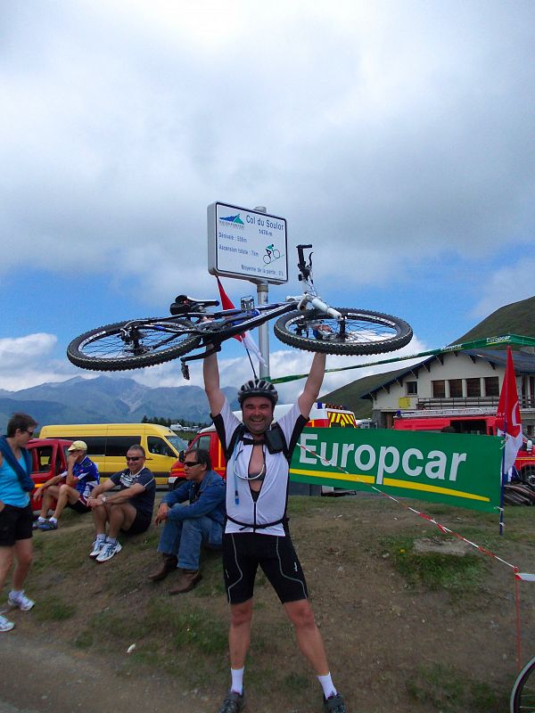 Durante el Tour de 2011, en la etapa en 13ª entre Pau y Lourdes, me subí hasta el Col de Soulur, para ver pasar la etapa. La idea era ir hasta el Col Aubisque.