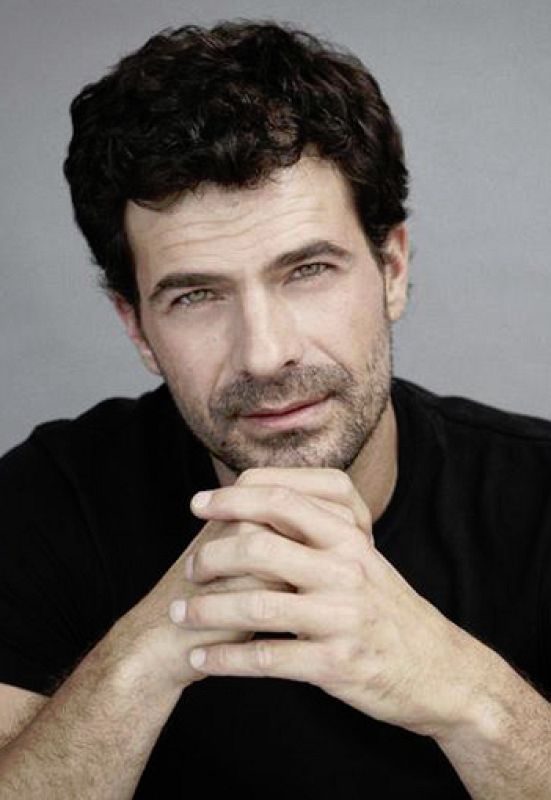 Enero. Rodolfo Sancho, el que fuera el primer protagonista de 'Amar', abre el ránking de guapos oficiales