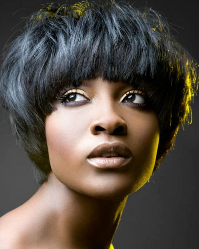 Corte tipo casco despeinado, de la Schola Collection de Hype Coiffure