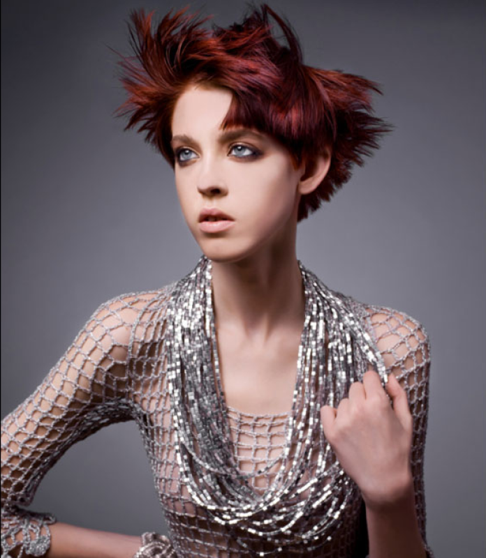 Look corto en caoba, por Richard Mannah, de Toni & Guy