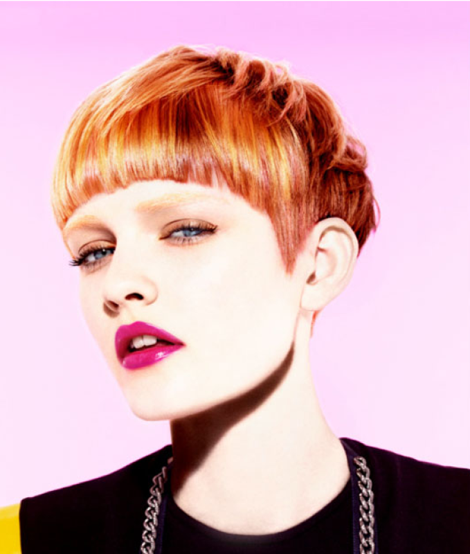 Look corto en liso y con baño anaranjado, por Emma Hodgkins y Jayson Gray, de Toni & Guy.